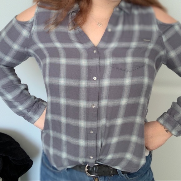 🌟CALVIN KLEIN Open shoulders flannel🌟 - Picture 3 of 3